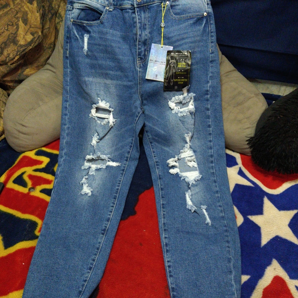 ELEVATE ON ALL LEVELS HIGH RISE MOM JEAN size 13/31